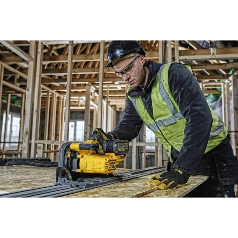DeWALT XR FLEXVOLT Li-ion 54V Cordless Plunge Circular Saw, 2500–4200 RPM, 165 x 20 mm, TSTAK Case, 4.7 kg (without battery and charger) (DCS520NT)