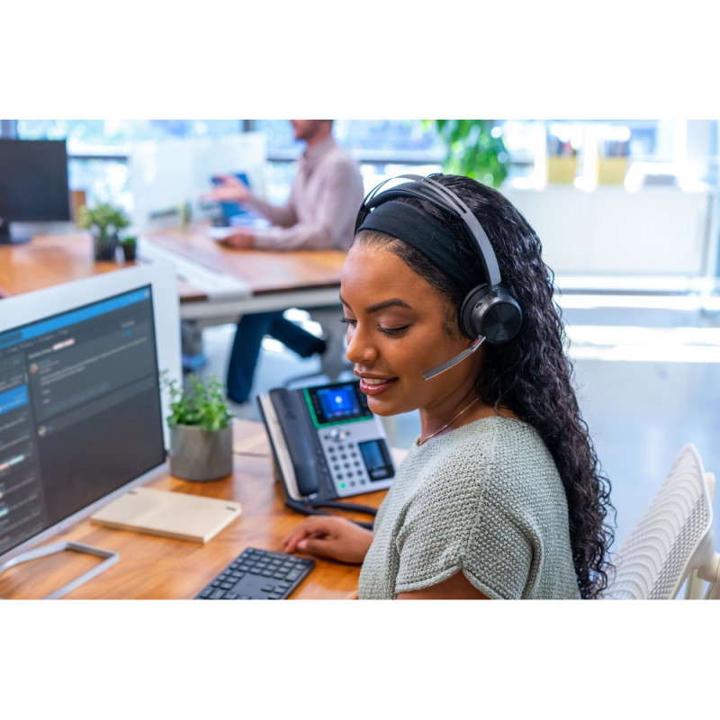 Poly Voyager Focus 2 Stereo On-ear computer headset, USB-A, Bluetooth, omnidirectional, ANC, Acoustic fence, black (76U46AA)