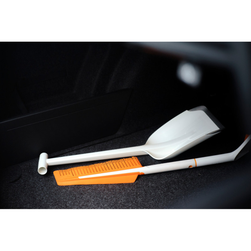 Fiskars Лопата для снега SnowXpert 63см, 520г, нерж сталь/полиамид (автомобильная) (1019347)