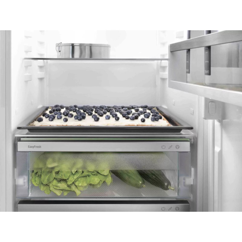 Liebherr Ref with bottom freezer, 201.5x59.7х67.5, ref-266L, freez.-94L, 2doors, А++, ST, display int, white (CND5703)