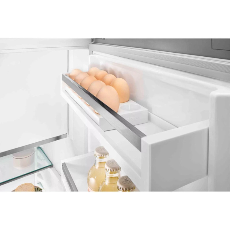 Liebherr Ref with bottom freezer, 177x55.9х54.6, ref-182L, freez.-67L, 2doors, A++, NF, ice maker, display int, white (ICND5133)