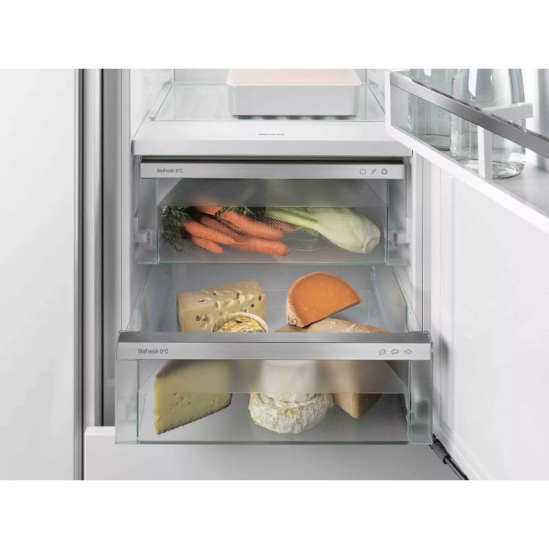 Liebherr Ref with bottom freezer, 177x55.9х54.6, ref-182L, freez.-67L, 2doors, A++, NF, ice maker, display int, white (ICND5133)