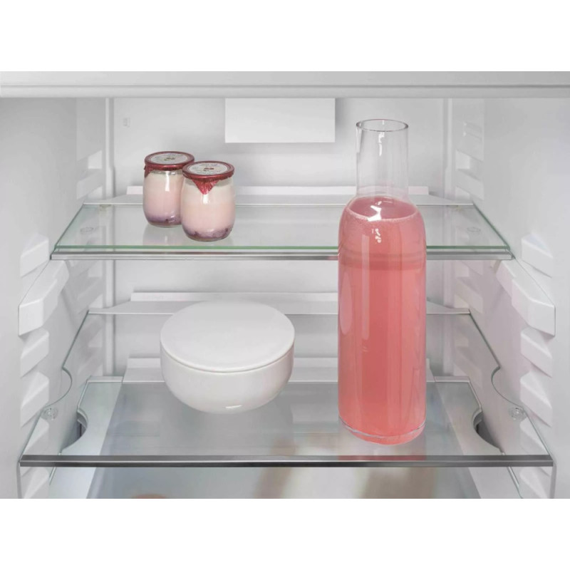 Liebherr Ref with bottom freezer, 177x55.9х54.6, ref-182L, freez.-67L, 2doors, A++, NF, ice maker, display int, white (ICND5133)