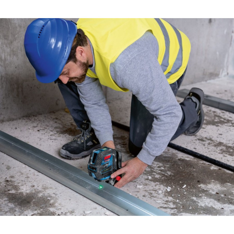 Bosch Нивелир лазерный Professional GCL 2-50 G, до 15 м, ± 0.3 мм/м, с штативом BT 150, держателем RM 10, чехлом, мишенью, 0.58 кг (0.601.066.M01)