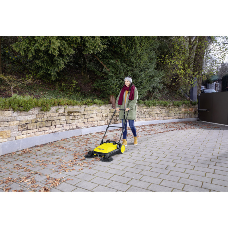 Karcher Подметальная машина S 4 Twin ручная, захват 68см, контейнер 20л, вес 10.2кг