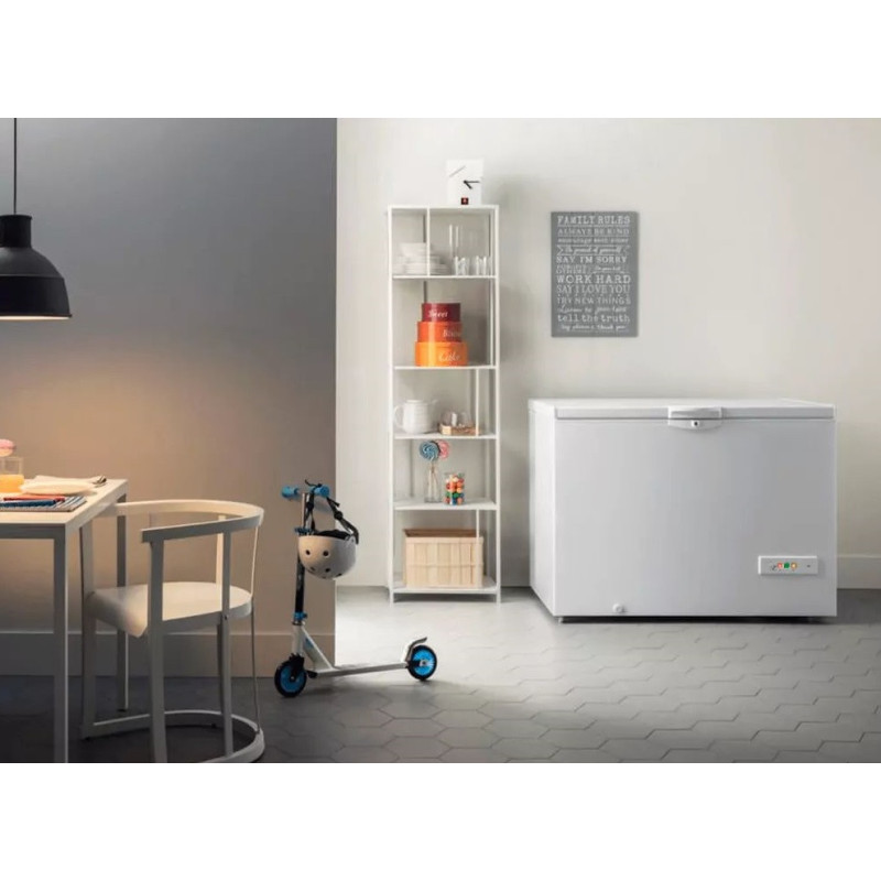 Indesit Chest freezer 92x140,5x70, 390L, A+, ST, white (OS1A400H1)