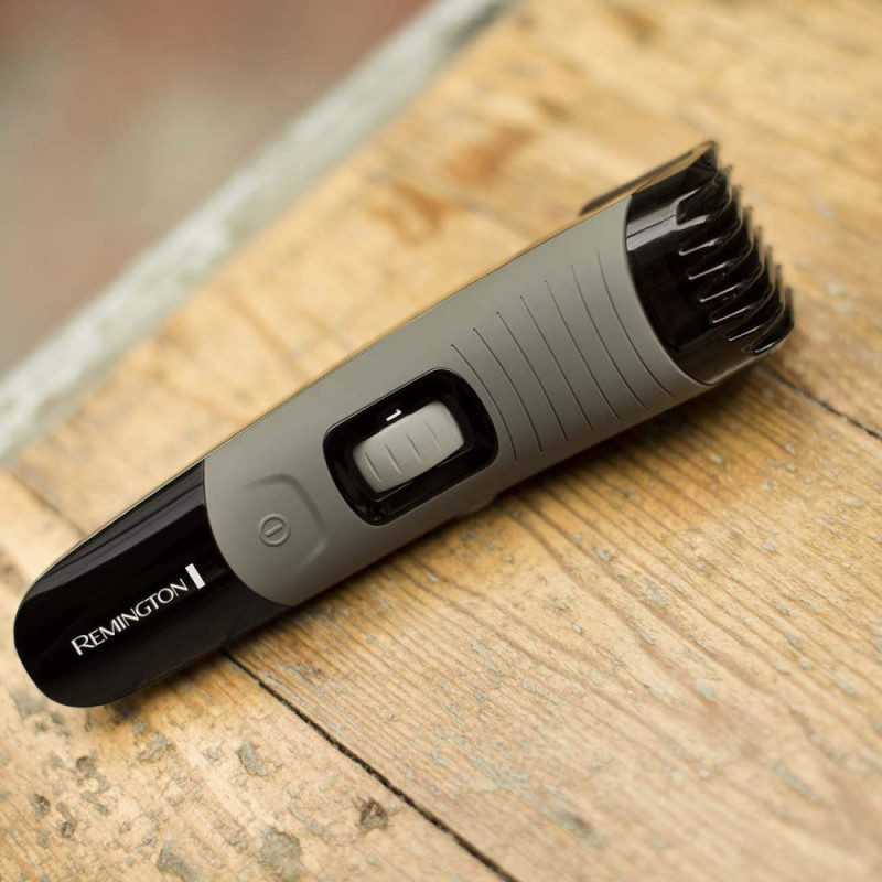 Remington Триммер Beard Boss Pro для бороды и усов, акум., титан.напыл., черный (MB4131)