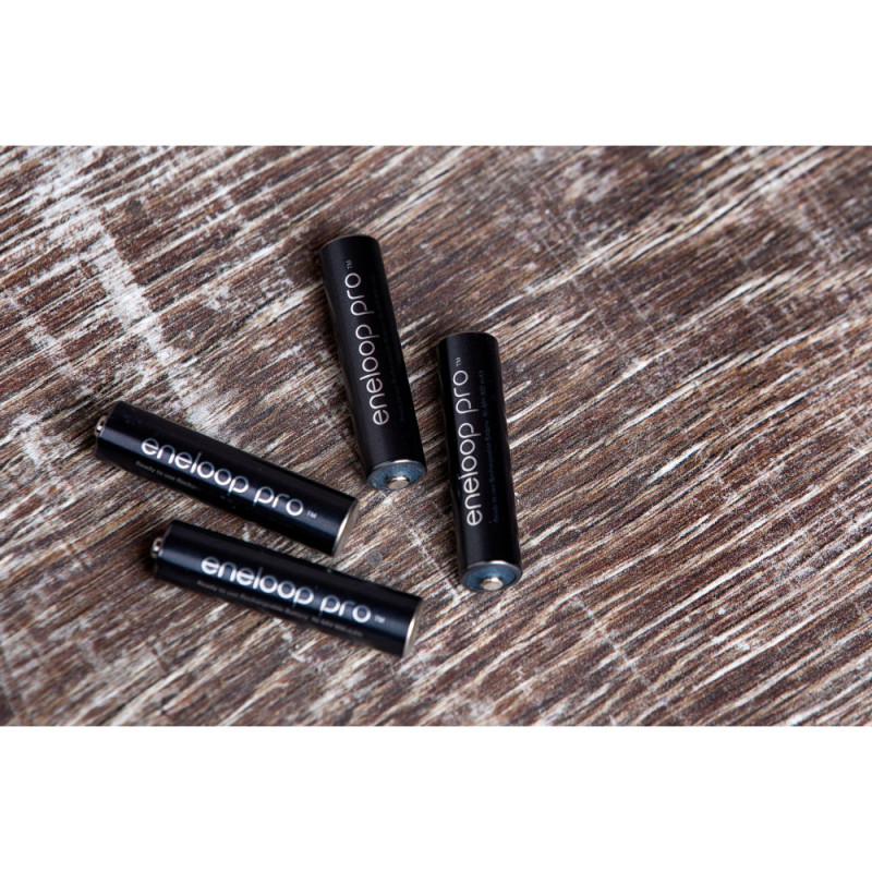 Panasonic Акумулятор Eneloop Pro AAA 930 mAh 4BP+Case (BK-4HCDEC4BE)