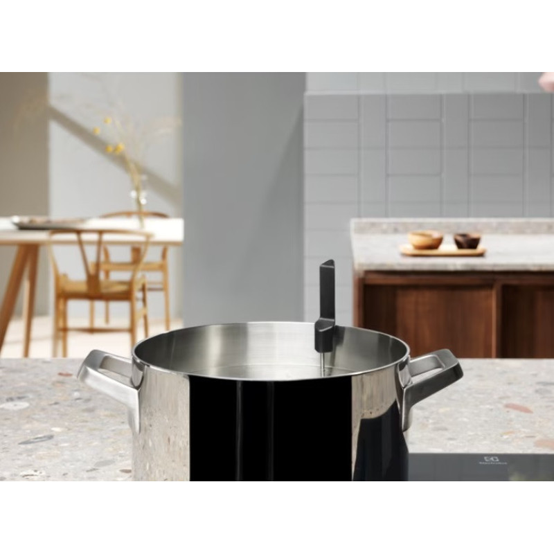 Electrolux Варочная поверхность индукционная, 60см, расширенная зона, термощуп, Fry sensor, сенсорный дисплей, Hob2Hood, графит (EIS6648)