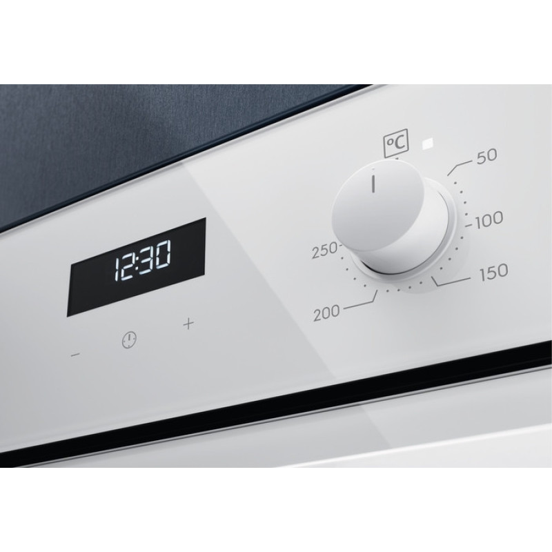 Electrolux Духовой шкаф электрический, 65л, A, дисплей, конвекция, телескопические направляющие, белый (EOF5F50BV)