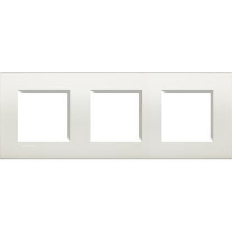 BTicino LivingLight Рамка, 3 поста, колір білий