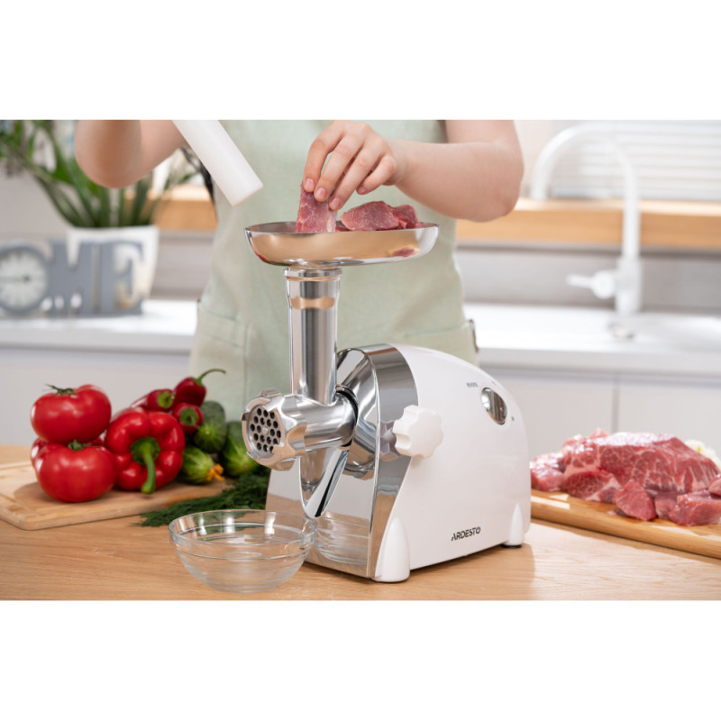 ARDESTO Meat grinder, 2000W, prod.-1.9kg/min, 3 cutting plates+for sausag.plates, 3 vegetable slicer, plastik, black-silver (MGA-2000W)