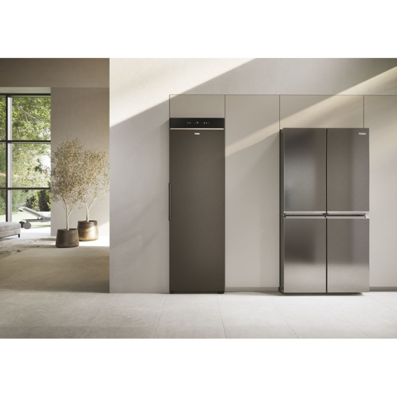 Haier Холодильник для вина, 190x59.5х71, холод.відд.-450л, зон - 1, бут-247, ST, дисплей, чорний (HWS247FDU1)