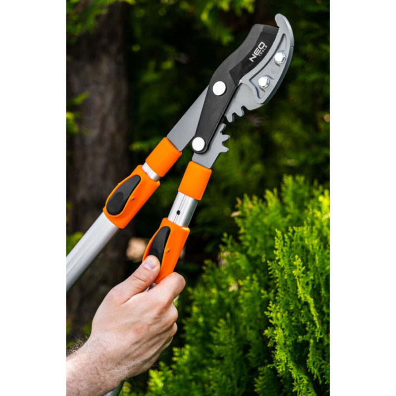 Neo Tools Сучкорез контактный, d реза 42мм, телескопический 670-970мм, 1375г (15-254)