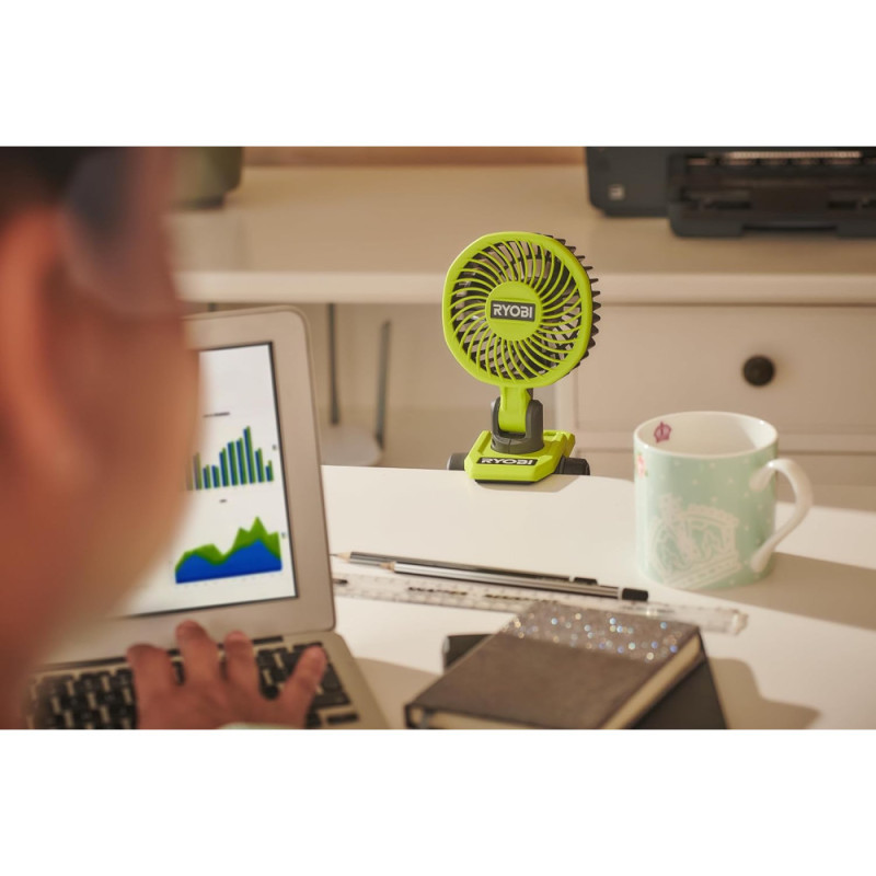 Ryobi Вентилятор акумуляторний кліпса USB Lithium RCF4-120G 4В 2А·год 3800об·хв обертання 325° поворот 180° 2 швидкості 0.29кг (5133006143)