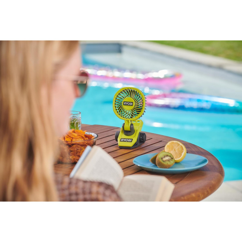 Ryobi Вентилятор акумуляторний кліпса USB Lithium RCF4-120G 4В 2А·год 3800об·хв обертання 325° поворот 180° 2 швидкості 0.29кг (5133006143)