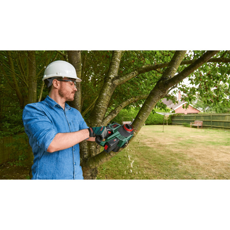 Bosch UniversalChain 18 cordless chain saw 18V 20cm bar 3kg without battery and spare part (0.600.8B8.001)