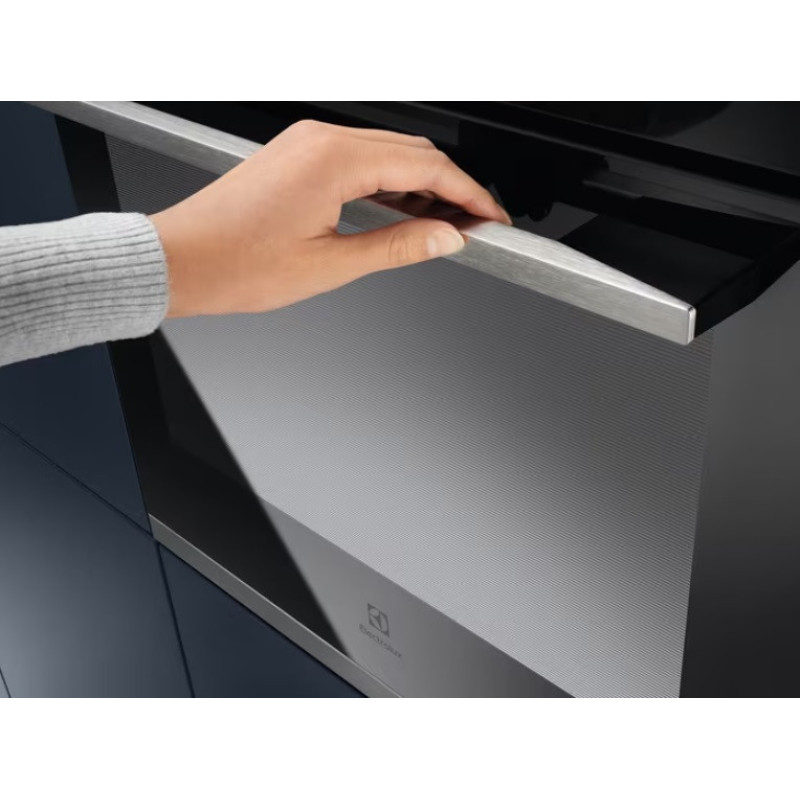 Electrolux Духовой шкаф электрический, 72л, A+, дисплей, конвекция, пиролиз, телескопические направляющие, черный+нерж (KOEBP39WX)