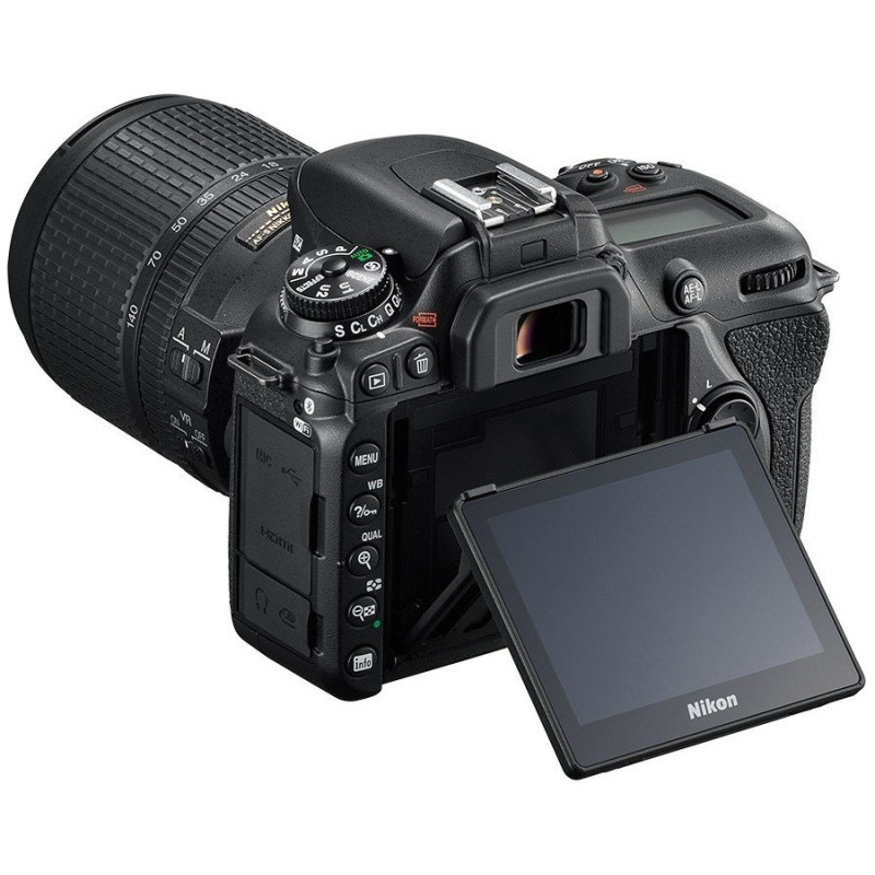 Nikon D7500 + 18-140VR (VBA510K002)