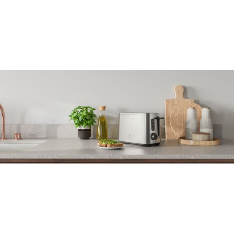 Electrolux Тостер, 800Вт, дисплей, нерж (E5T1-4ST)