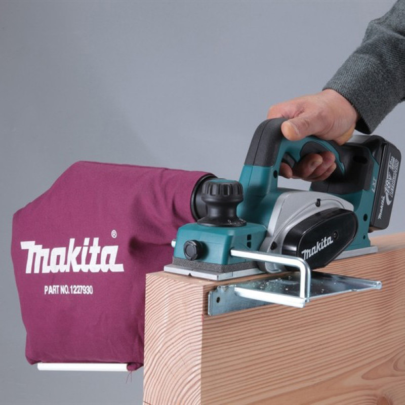Makita Рубанок DKP180Z аккум., 18В, 14000 об/мин, 82 мм, 2мм, 3.4 кг, SOLO