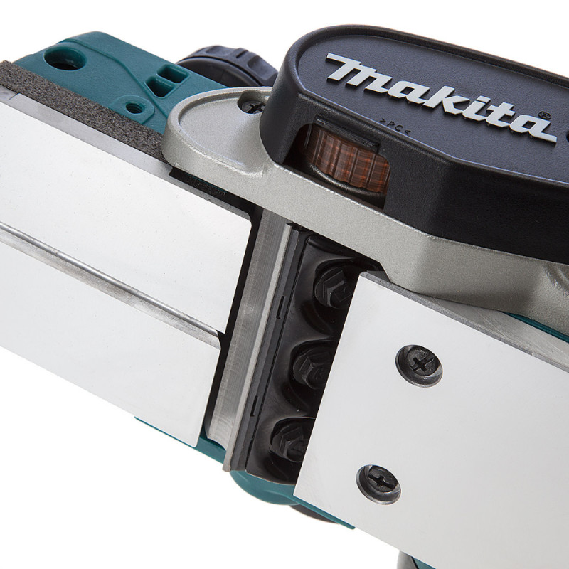 Makita Рубанок DKP180Z аккум., 18В, 14000 об/мин, 82 мм, 2мм, 3.4 кг, SOLO