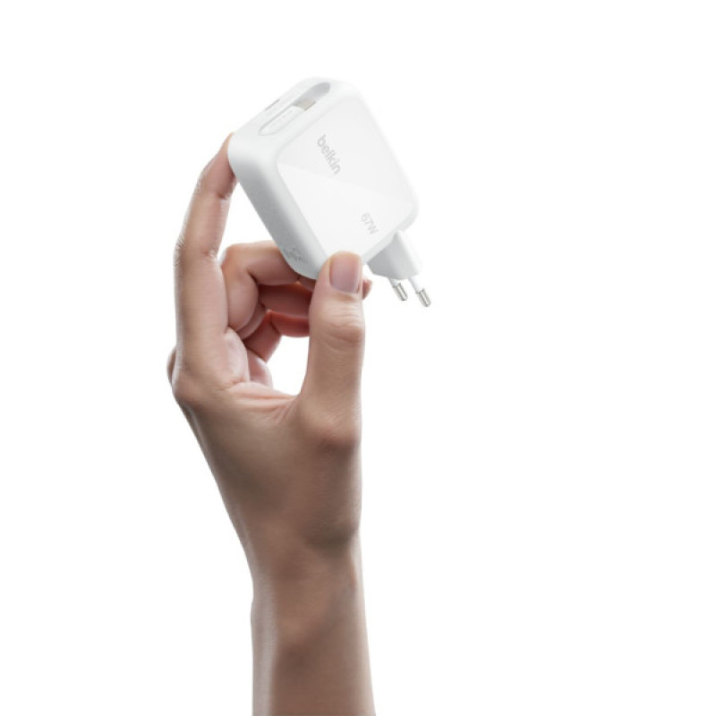 Зарядное устройство Belkin 2xUSB-C 67W GaN PD3.2 PPS + built-in cable USB-C 1.0m white (WCH022KQWH)