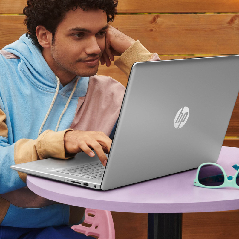 HP Notebook 17-cp2041ua 17.3  FHD IPS AG, AMD R5-7520U, 16GB, F512GB, UMA, DOS, silver (CS8E5EA) HP Notebook 17-cp2041ua 17.3  FHD IPS AG, AMD R5-7520U, 16GB, F512GB, UMA, DOS, silver (CS8E5EA)
