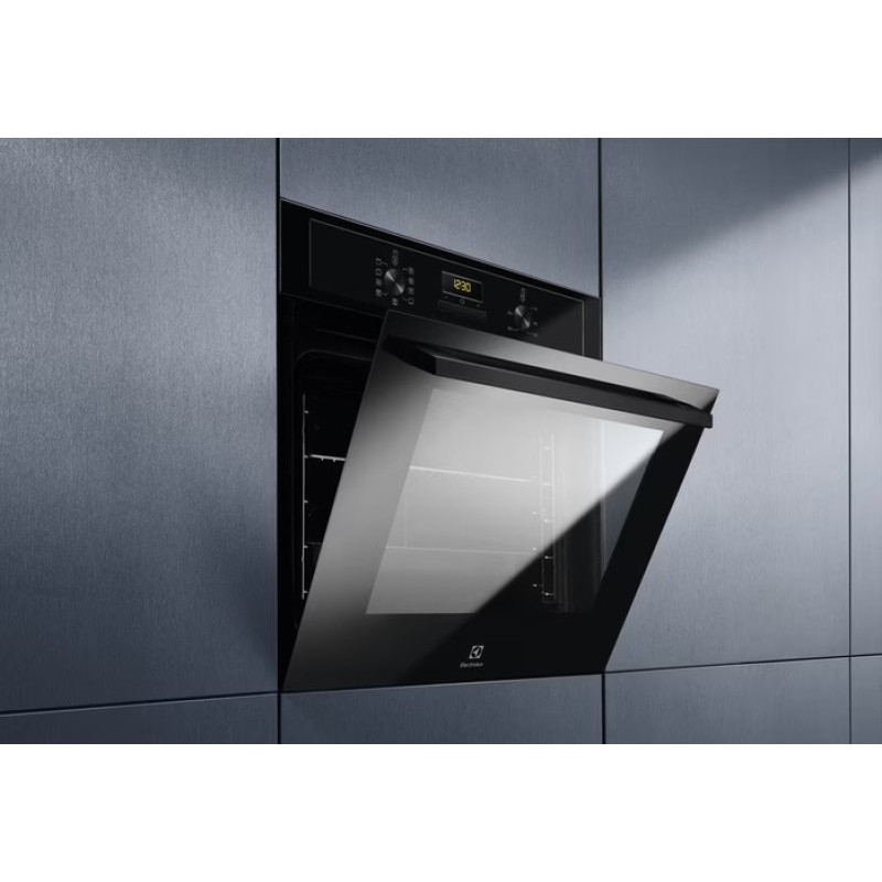Electrolux Духовой шкаф электрический, 65л, A, дисплей, конвекция, телескопические направляющие, черный (EOF3H50BK)