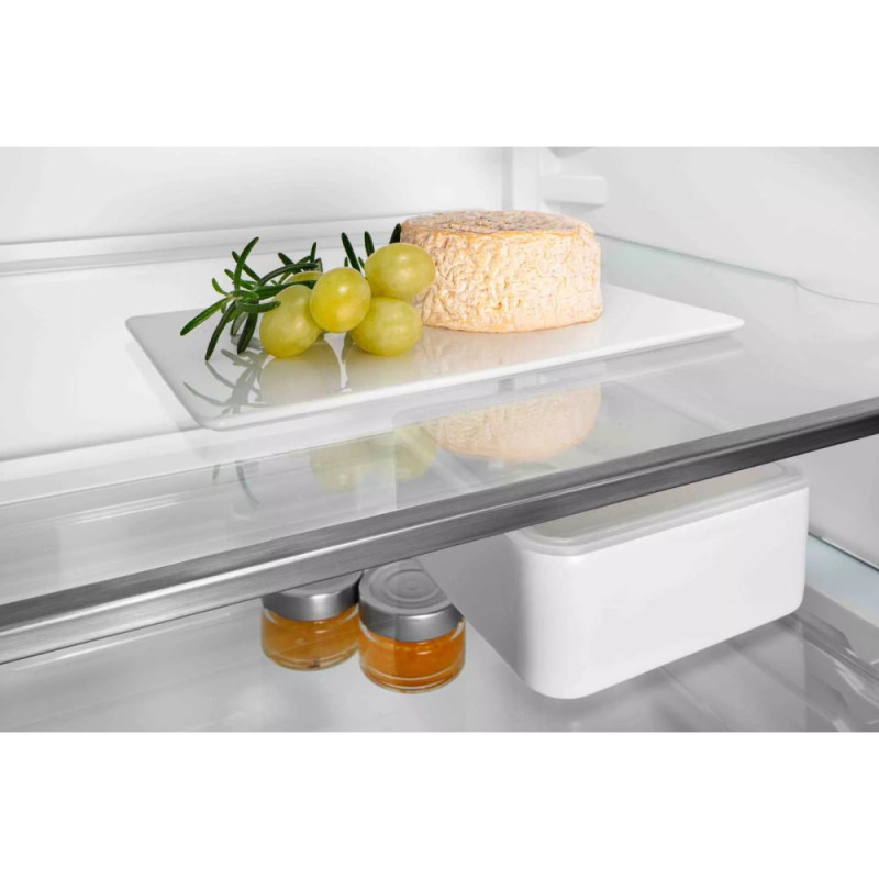 Liebherr Ref with bottom freezer, 201.5x59.7х67.5, ref-266L, freez.-94L, 2doors, А+++, NF, display int, black (CNBDC573I)
