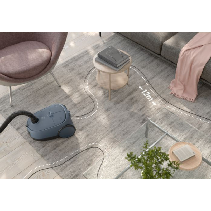 Electrolux Пылесос мешковый, 750Вт, мешок-3.5л, HEPA12, s-bag, 4 насадки, синий (EB61C4DB)