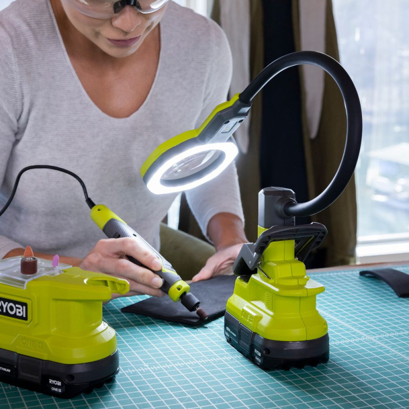 Ryobi Фонарь RML18-0 18В, 500 лм, 2 режима, гибкая штанга, увеличительная линза 86 мм (без АКБ и ЗУ) (5133005669)