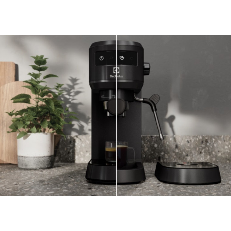 Electrolux Coffe maker carob, 1L, ground, hand capuchino maker, LED display, cup warmer, black (E6EC1-6BST)