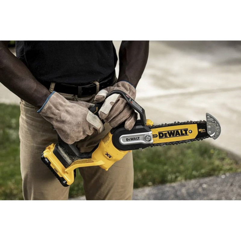 DeWALT Пила ланцюгова акумуляторна DeWalt 18В XR Li-lon акб 1х5А·год 15см 8.6м/с шина 20см ЗП 2.1кг (DCMPS520P1)